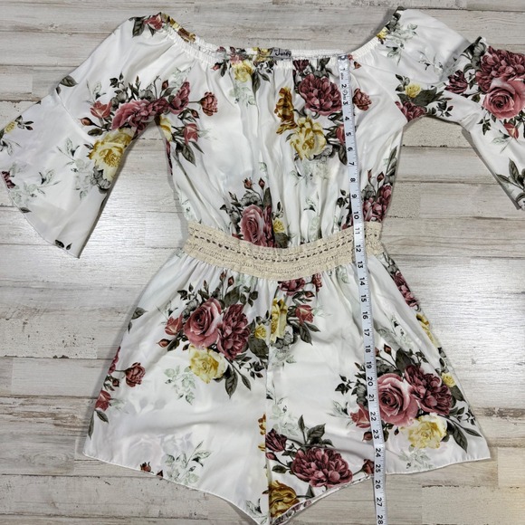 J For Justify Off Shoulder Floral Bell Sleeve Crochet Waist Romper Junior Size L - Picture 6 of 10